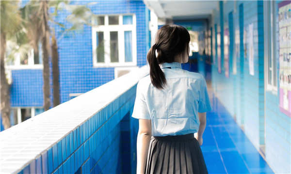 西工如何找到一个可以帮助我生孩子的女人？